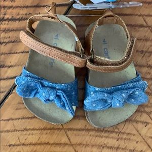 New Carter’s Sandals Size 4